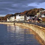 The Tidal Shack - Part Of The The Bay Filey Village With Pool, Gym And Direct Access, Pub, Restaurant, Tennis And Meadows Walks *