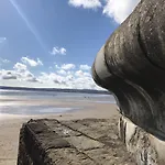 The Tidal Shack - Part Of The The Bay Filey Village With Pool, Gym And Direct Access, Pub, Restaurant, Tennis And Meadows Walks