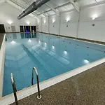 The Tidal Shack - Part Of The The Bay Filey Village With Pool, Gym And Direct Access, Pub, Restaurant, Tennis And Meadows Walks Holiday home