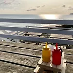 The Tidal Shack - Part Of The The Bay Filey Village With Pool, Gym And Direct Access, Pub, Restaurant, Tennis And Meadows Walks