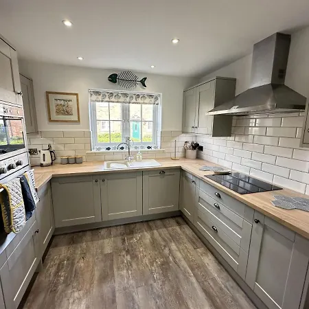 Hébergement de vacances The Tidal Shack - Part Of The The Bay Filey Village With Pool, Gym And Direct Access, Pub, Restaurant, Tennis And Meadows Walks