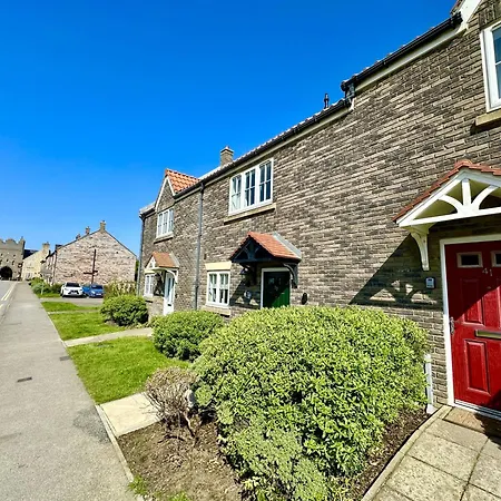 The Tidal Shack - Part Of The The Bay Filey Village With Pool, Gym And Direct Access, Pub, Restaurant, Tennis And Meadows Walks *