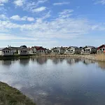The Tidal Shack - Part Of The The Bay Filey Village With Pool, Gym And Direct Access, Pub, Restaurant, Tennis And Meadows Walks *